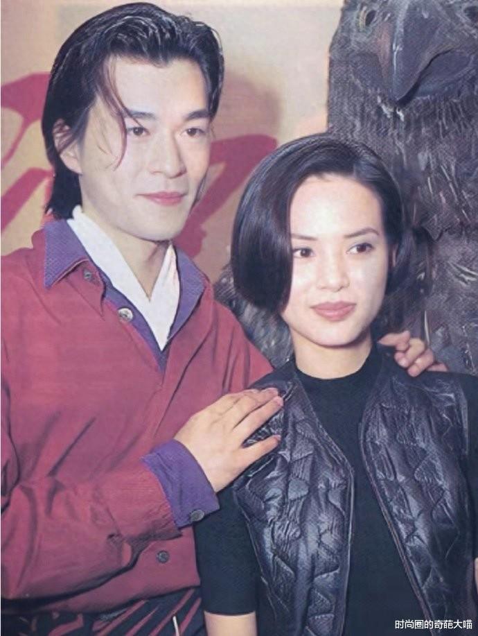 过儿29年后和姑姑再同框!李若彤还是那么美 而过儿脸却科技感十足