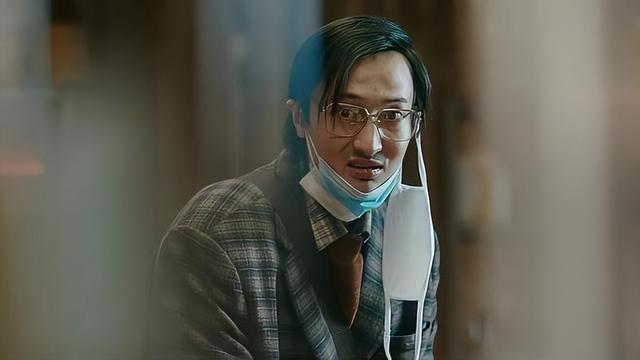 农村走穴，摆摊还债，穷到只剩100万，过气明星有多惨网友羡慕了