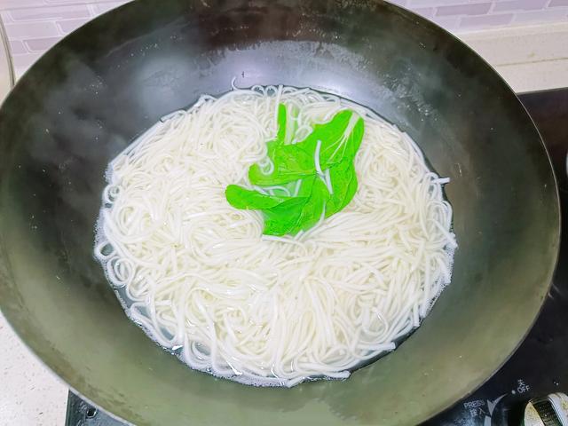 立秋将至,建议大家别心疼钱,多吃4种肉,补充营养顺利入秋