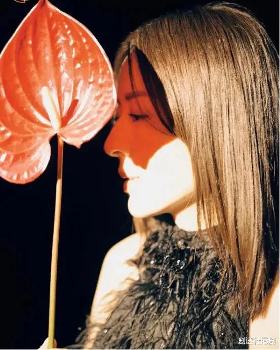 TVB视后否认与陈凯琳不和传闻，探访东京“牛郎店”经历难忘，称香港帅哥更多