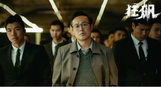 张颂文在农村吃席,买二手家具还还价,爆红后低调打脸其他明星