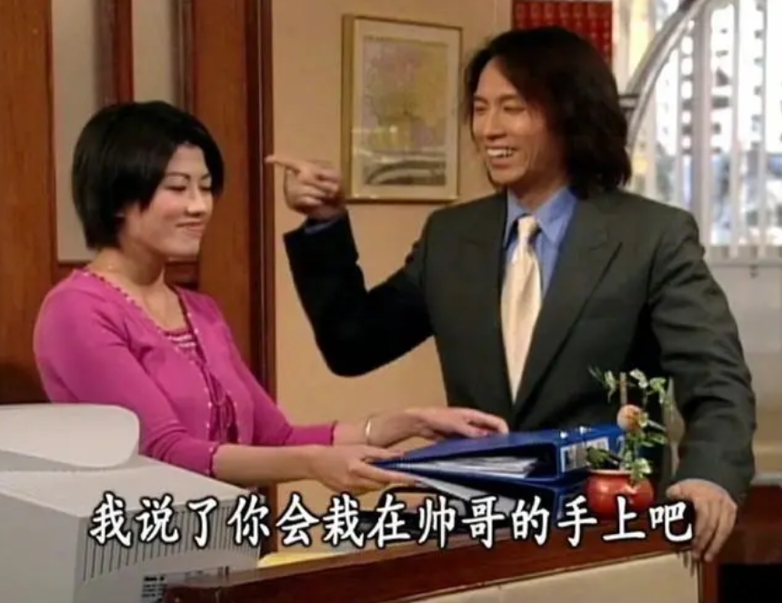 47岁香港女星承认秘密生女，首谈女儿生父身份，原来是黄子华司机