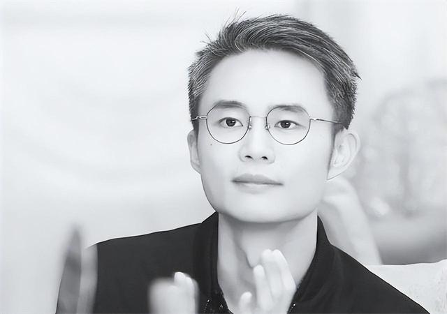 曾是“国手级辩手”,今遭人唾骂,大学教授沦为花花公子终毁前程