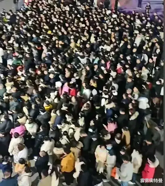 岳云鹏的跨年演出专场太震撼了!其他相声社团与德云社没有可比性