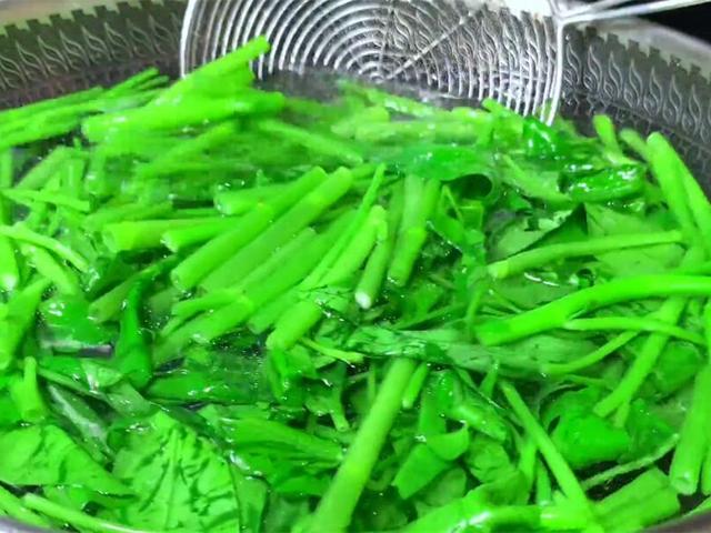 立夏将至,建议少吃虾和豆腐,多吃4样蔬菜,养阳散寒,平安入夏