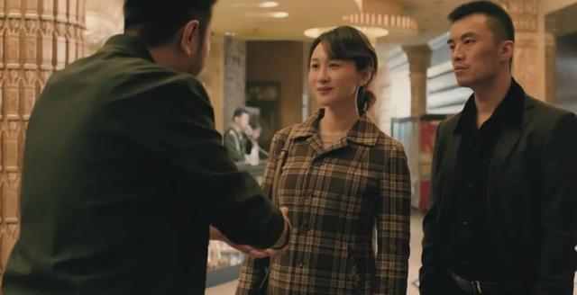 黄景瑜又对了！《雪迷宫》40岁女配角一出场，就牢牢抓住我的眼球