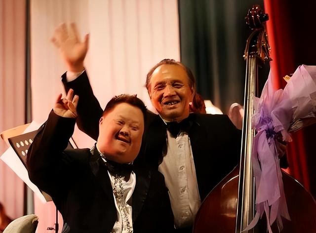 智商3岁“天才指挥家”舟舟,繁华逝去,谎言过后又是怎样的人生