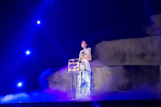 知名女艺人宣布复出!