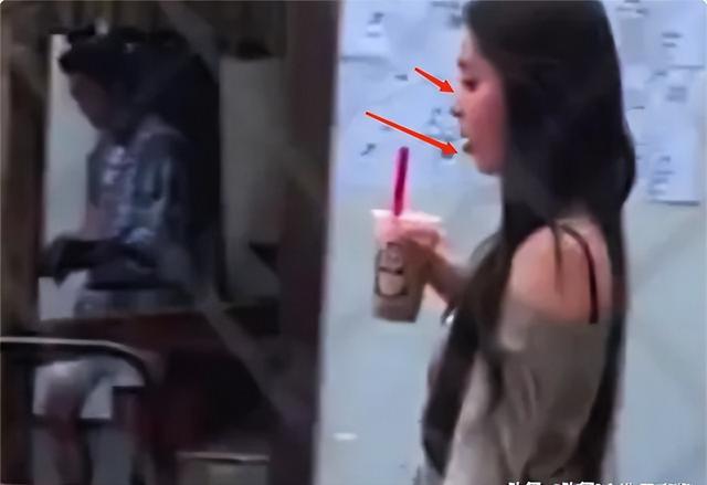 被王思聪女友惊艳到了,筷子腿又细又长,但这生图差距太大了