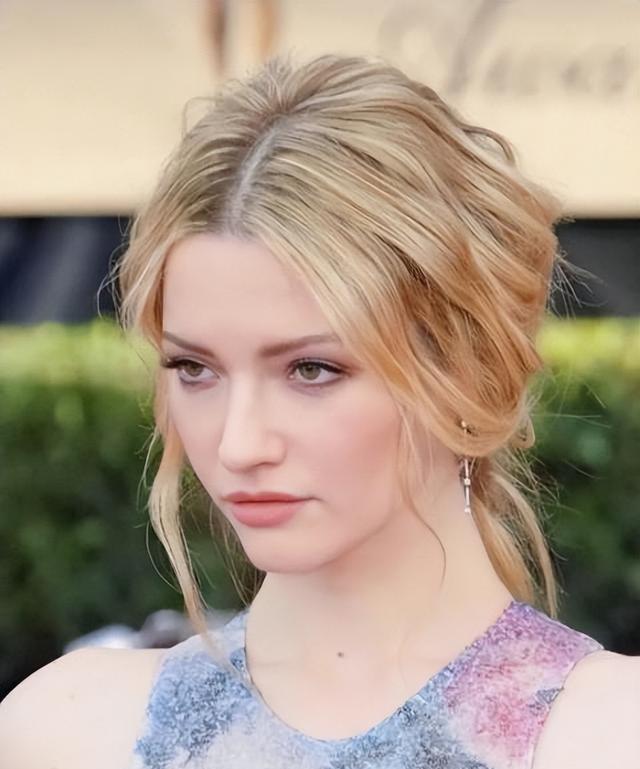 不愧是馬斯克最愛的女人，兩婚兩離還惦記，專程飛去參加她的婚禮