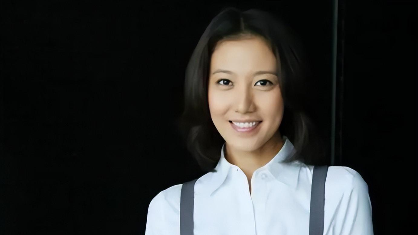 娱乐圈“最干净”的女艺人，出道25年零绯闻，丈夫是谁至今无人知