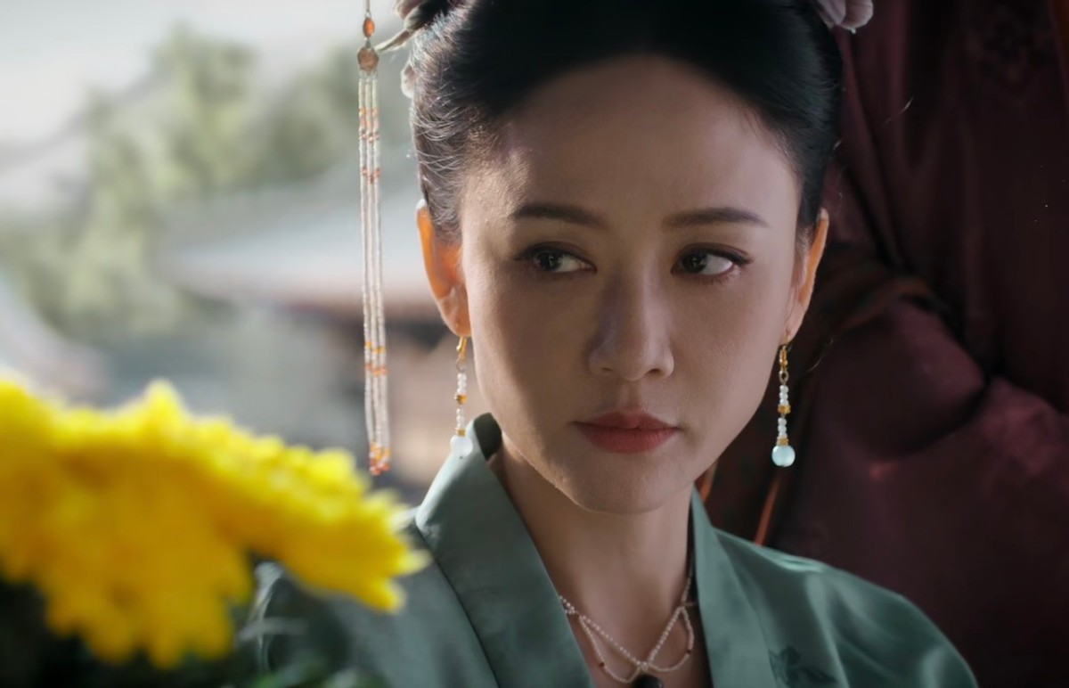 看了45岁陈乔恩演恶毒后妈，我发现：中年女人反油腻比扮嫩更显气质