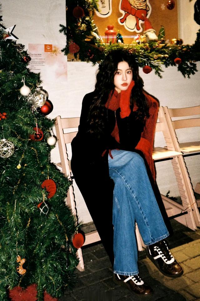 孙芮圣诞氛围感写真