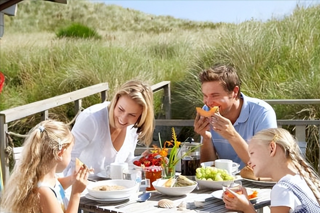 寿命比较长的男性,脸上一般会有这3个特征,快来看看你占了几个