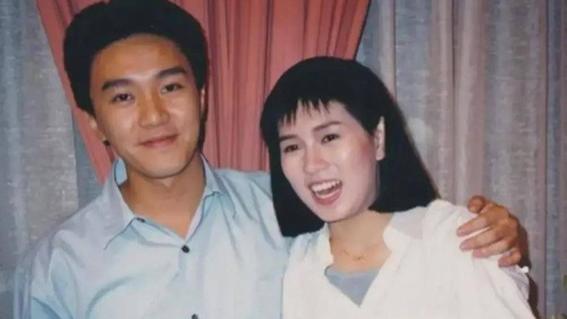 52岁朱茵现状曝光：住深山残屋，开97年破车，网友：活成李子柒！