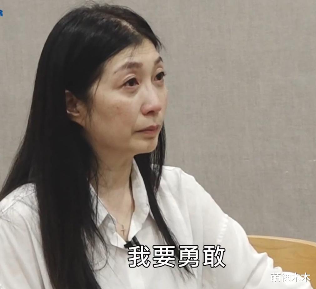 黄嘉千崩溃落泪,曝夏克立曾家暴女儿,夏克立否认称自己是好父亲