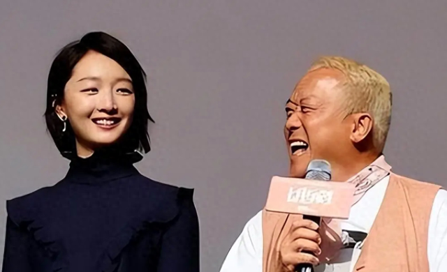 私生活混乱，不拉窗帘与男友玩“拔萝卜”，周冬雨本性还是暴露了