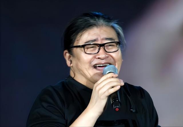 歌王刘欢近况堪忧:嗜酒如命,身患“不死癌症”,年仅60满头白发