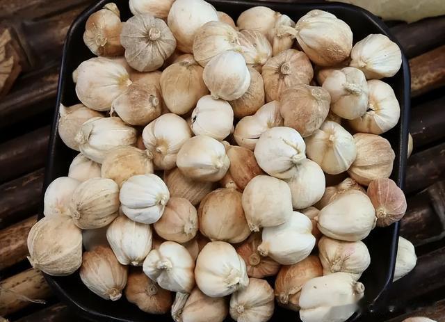 猪蹄炖不脱骨?只要放这4种香料,保证猪蹄软烂脱骨,越嚼越香