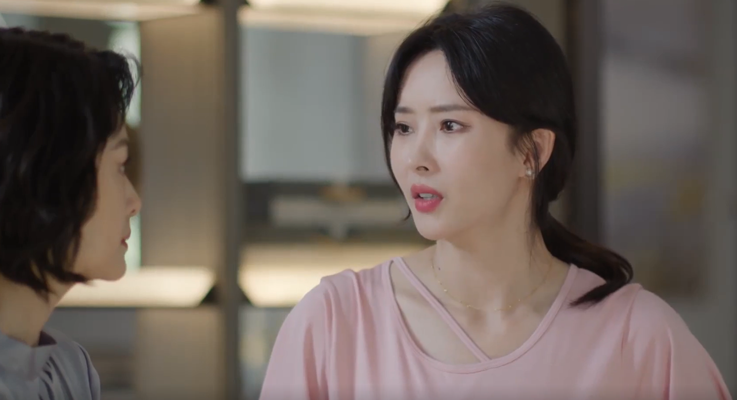 《承欢记》中,辛家人轻易用钱,先后否定了麦承欢姐弟俩的努力