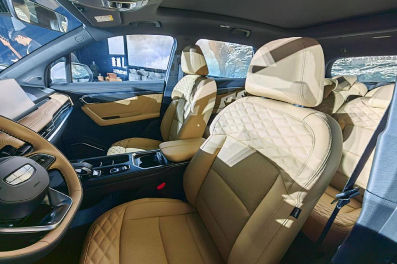12.79入手7座SUV，218马力+325牛·米，网友：2.0T真的很猛