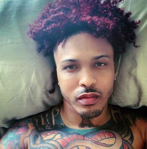 据外媒报道!威尔史密斯亲手把4岁儿子贾登献大佬当玩物!太颠了