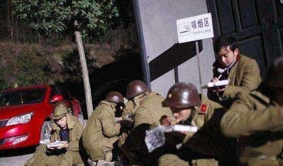 娱乐圈森严的等级,从“慕容复”的一份盒饭上,看得明明白白