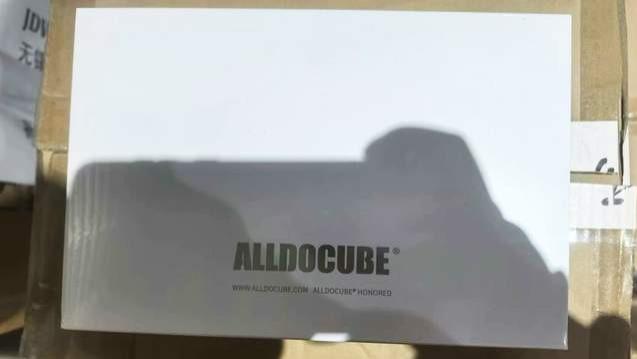 升级处理器流畅玩游戏，这款国产平板电脑，8.4英寸小屏更好用