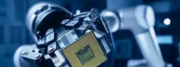 美荷两国同时发声,对中国独立研发的光刻机技术给予了强烈批评