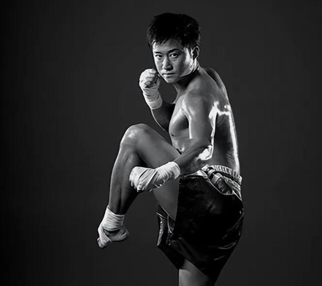 吴京邀张译拍戏:你要多少片酬?张译:你要没钱,就算一百我也演