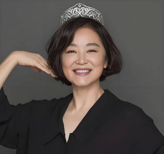 林青霞:为丑老公生下两个女儿后,他把13岁的私生子带回家