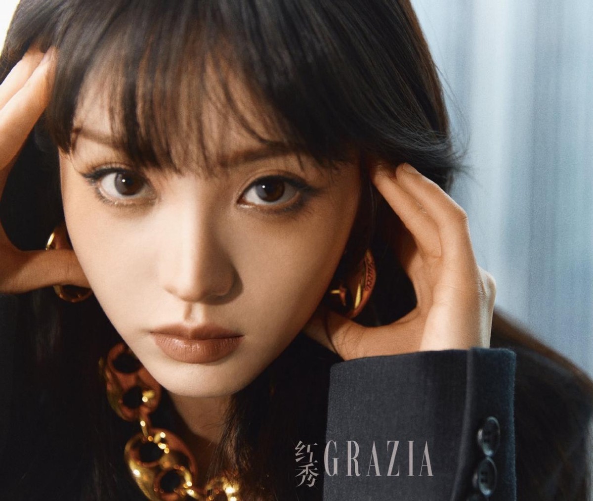 26岁田曦薇与35岁倪妮撞衫2次,身材半斤八两,但气质却截然不同