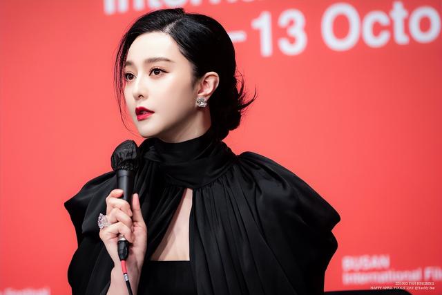 时光不败美人!这么多年了这张脸还是没有对手,她美的太高级了