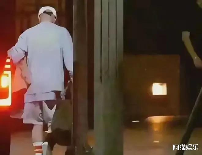 汪小菲结婚了，光头跑了，大S删光微博？都是小S惹的祸