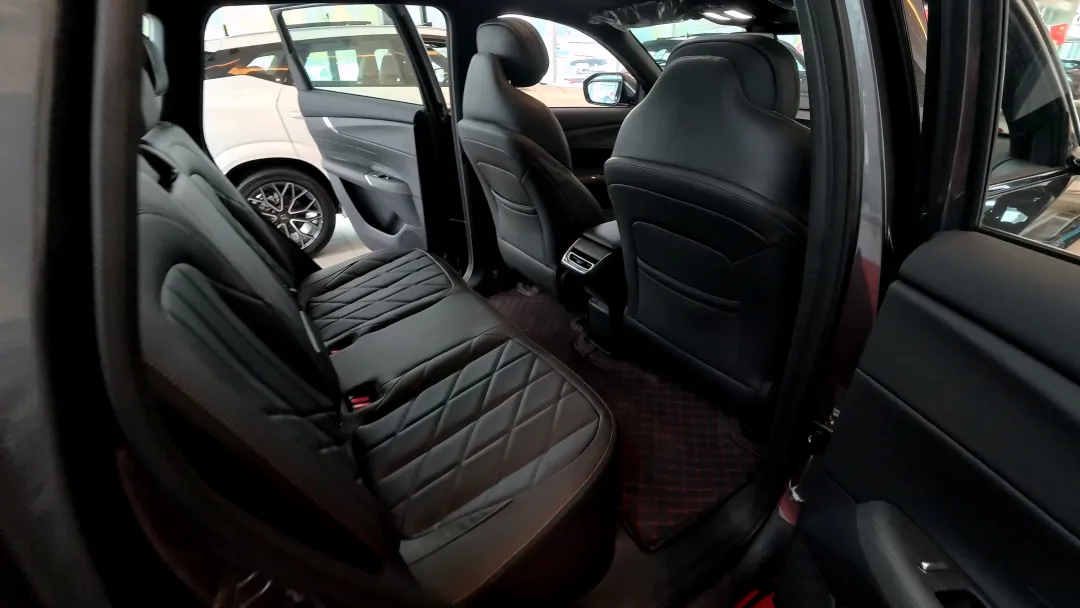 长安第四代CS75 PLUS配爱信8AT，APA5.0代客泊车