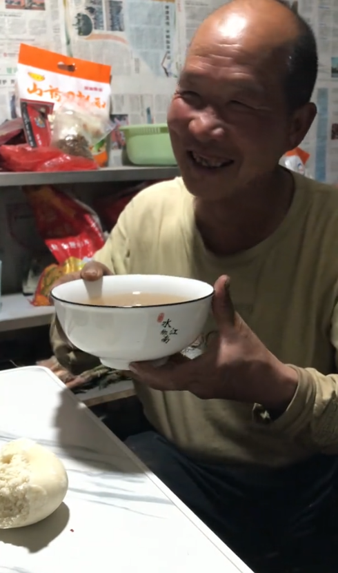 一盘青椒炒肉母亲只敢夹青椒!炸出了多少在婚姻中苦不堪言的女性