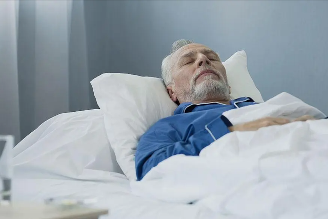 心衰与午睡有关？医生告诫：年纪大了的人，午睡时多注意这3点！