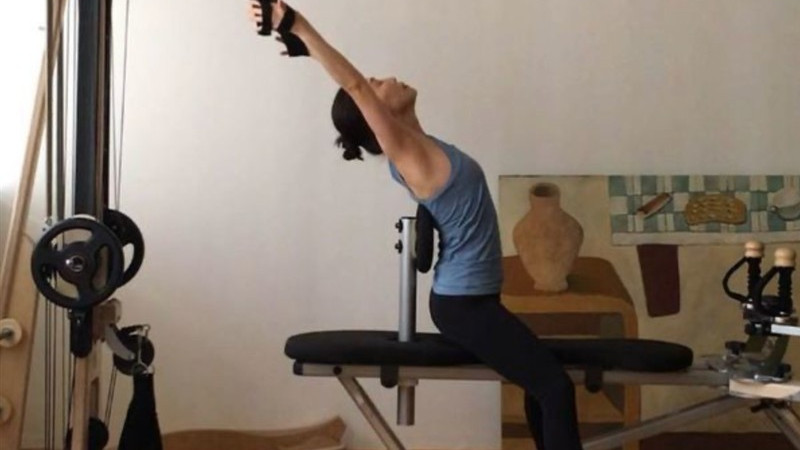 55岁彭羚豪宅开课当＂柔道老师＂，身材依旧火辣！林海峰暗示复出无望