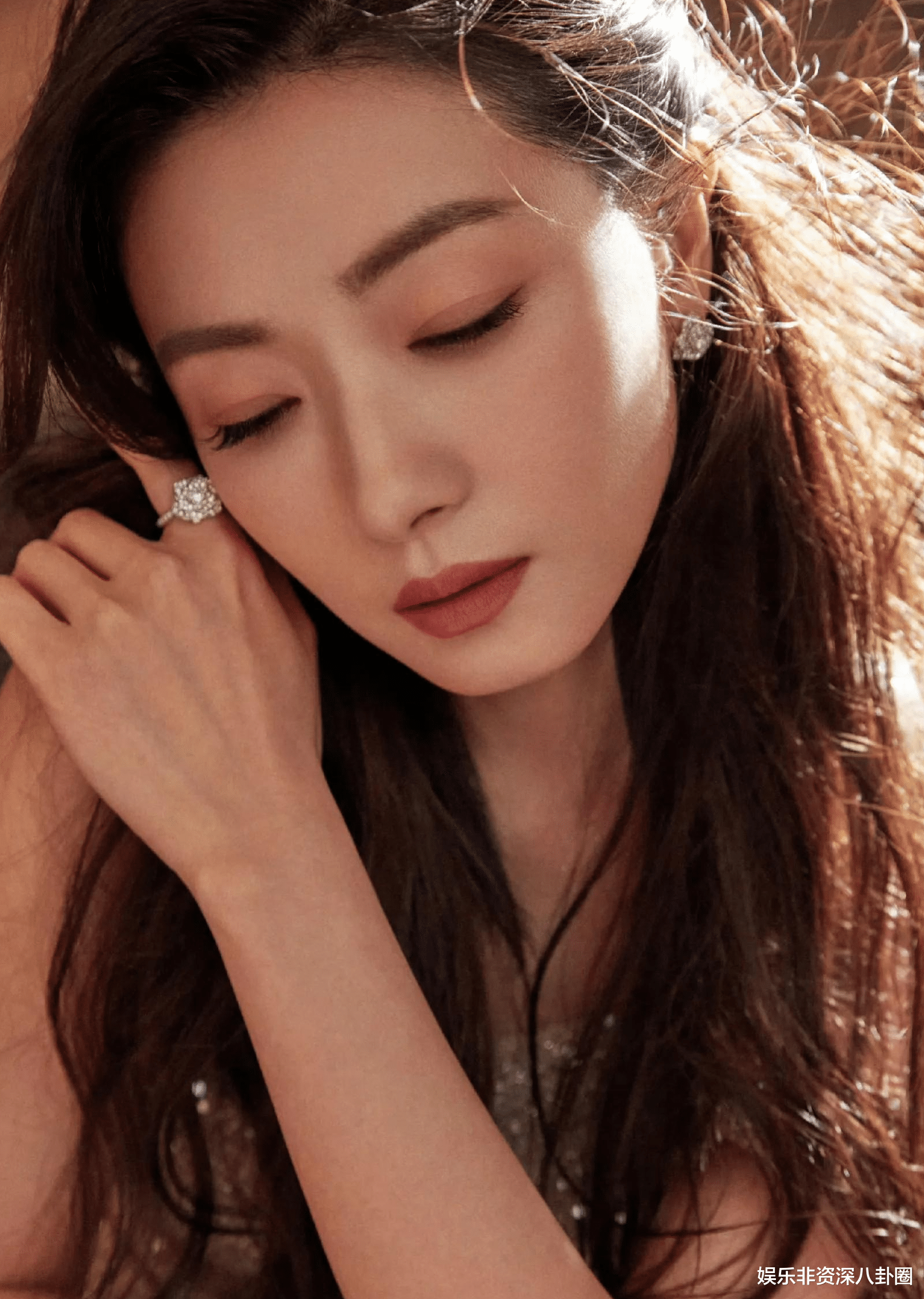 中秋晚会女星造型,宋轶鞠婧祎娇滴滴刘涛霸气,万茜这次杀疯了