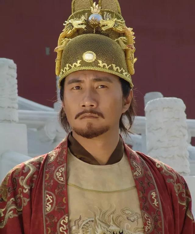 胡军儿子帅到认不出,年仅15岁1米85魁梧壮硕,五官深邃帅过爸爸