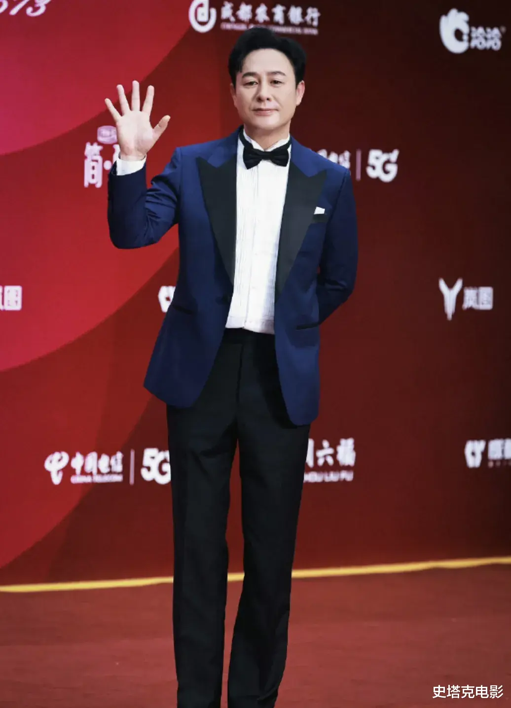 百花奖红毯出炉：高叶「腰臀比」亮了，殷桃神V优雅，73岁刘晓庆绝了