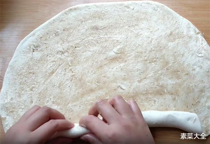 椒盐烤饼，排队10分钟才能买到，自己做，外皮酥脆，少油更健康