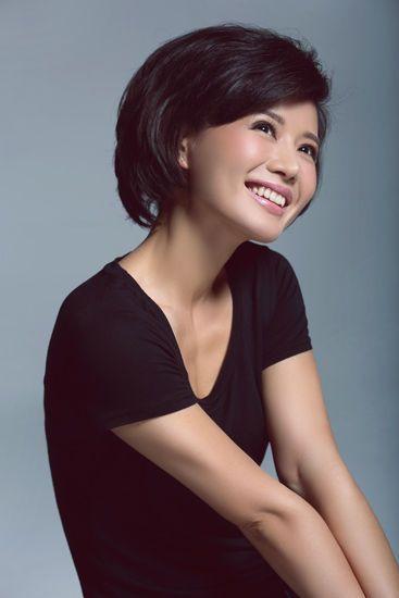 《程愫晒母子温馨日常，14 岁崽崽罕出镜，孩子爸再婚娶嫩模重组家庭》