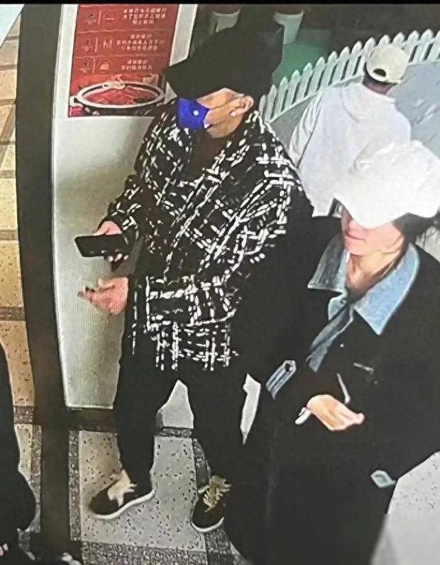 网友曝黄子韬直播后带徐艺洋逛街吃饭,全程没带助理