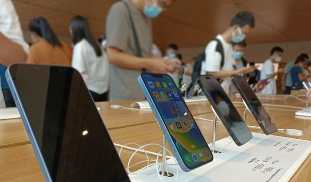 中美韩手机三季度营收断崖对比：苹果6761亿，三星4072亿，华为呢