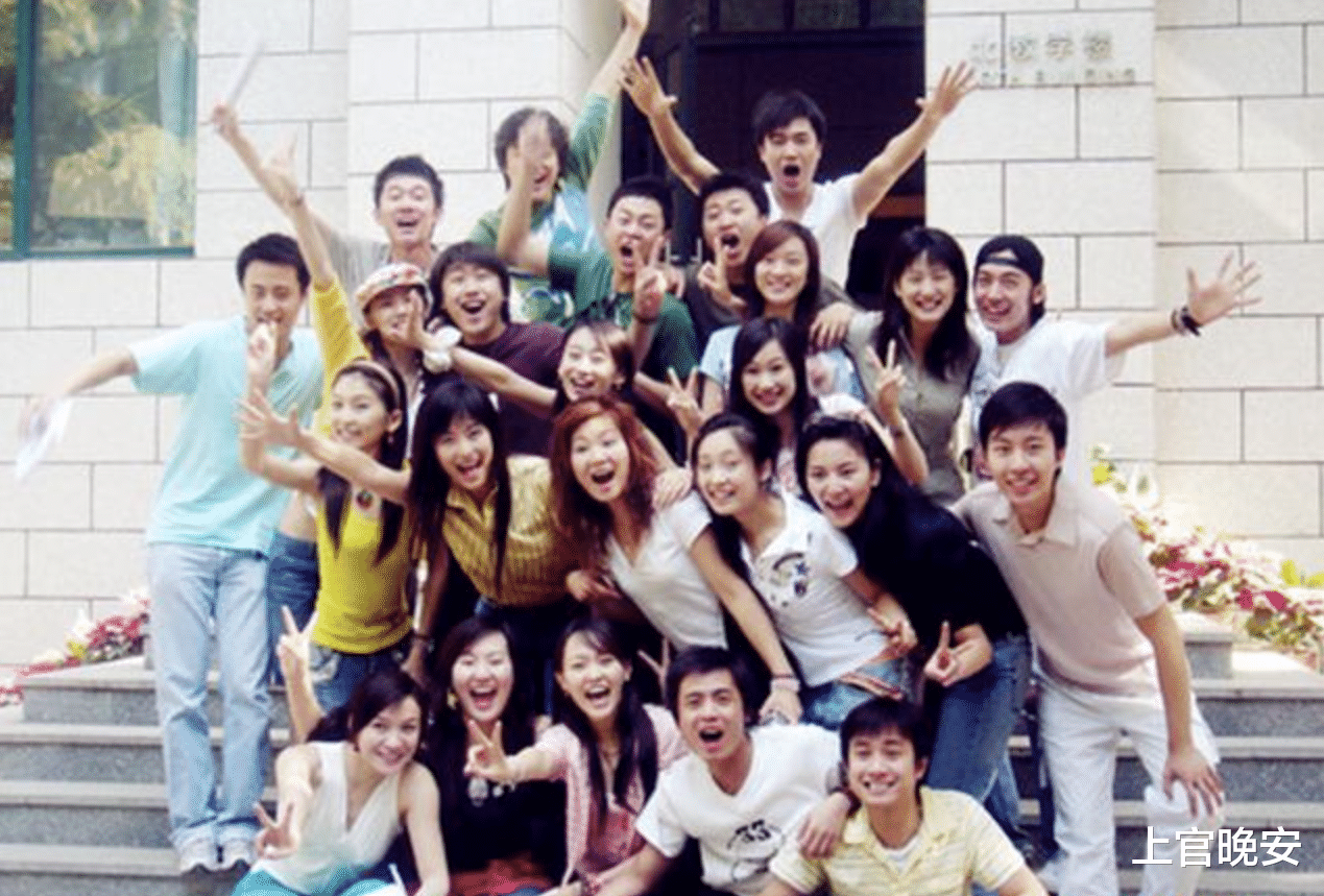 中戏02级明星班真“卧龙凤雏”!情杀、出轨、闹事,人手一出大戏