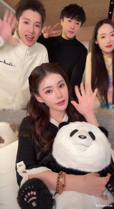 汪小菲喝酒微醺后感谢妻子，眼眶含泪称小梅是个可爱的女人