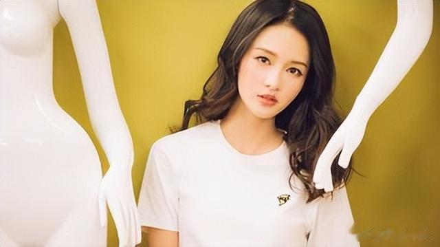 国家秘密培养她9年,她却转身踏入了娱乐圈,背后原因令人慨叹