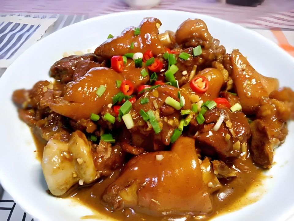 香辣入味、软糯Q弹的猪蹄 | 谁吃谁迷糊