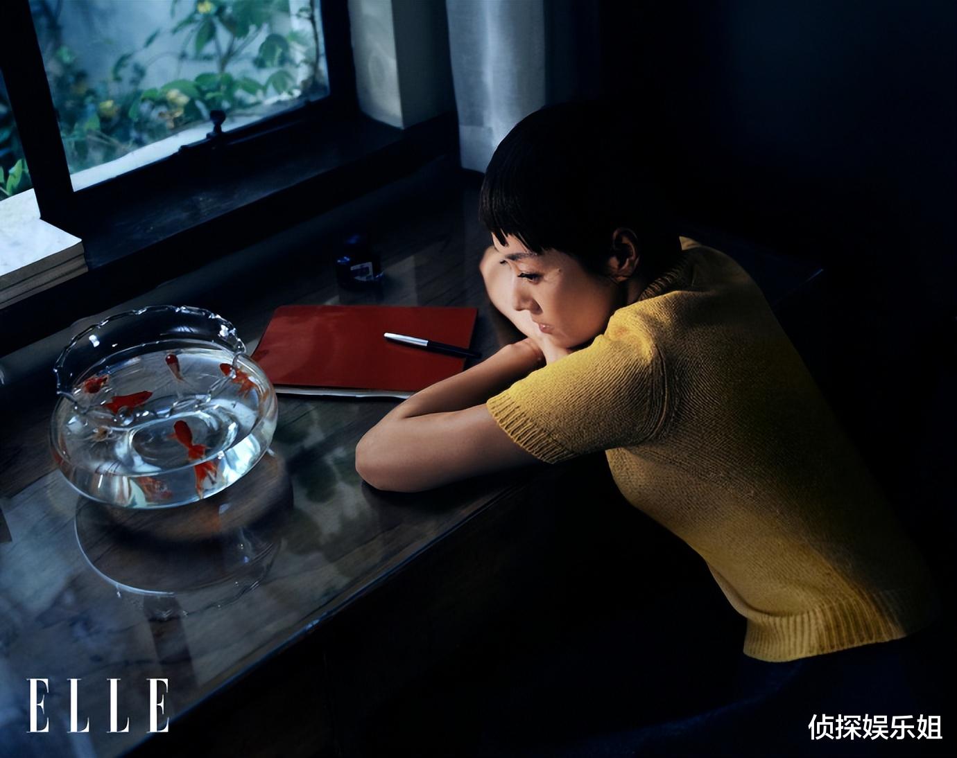 48岁马伊琍最新大片,穿吊带裙个性养眼,短发造型美回“夏琳”